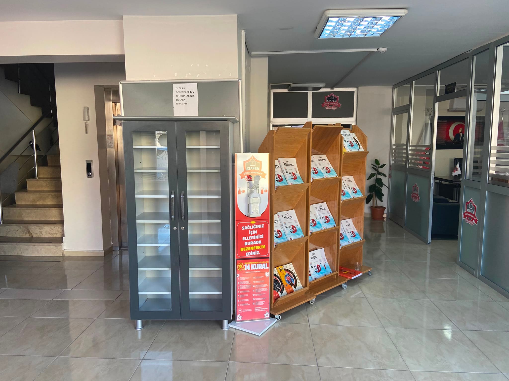 Atafen lobi ve çalışma kaynakları alanı